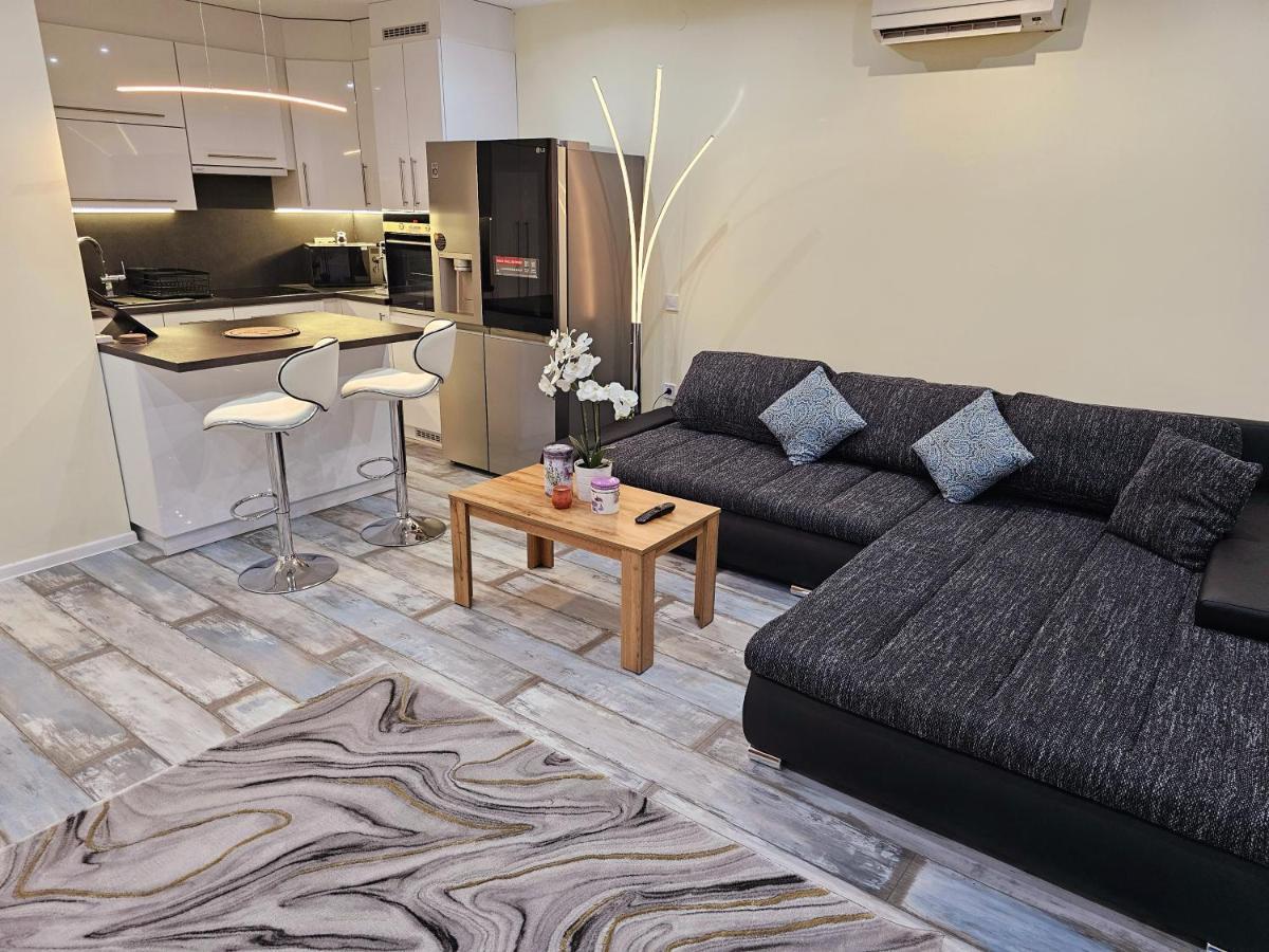 Urban Loft Apartment Salgótarján Exterior foto